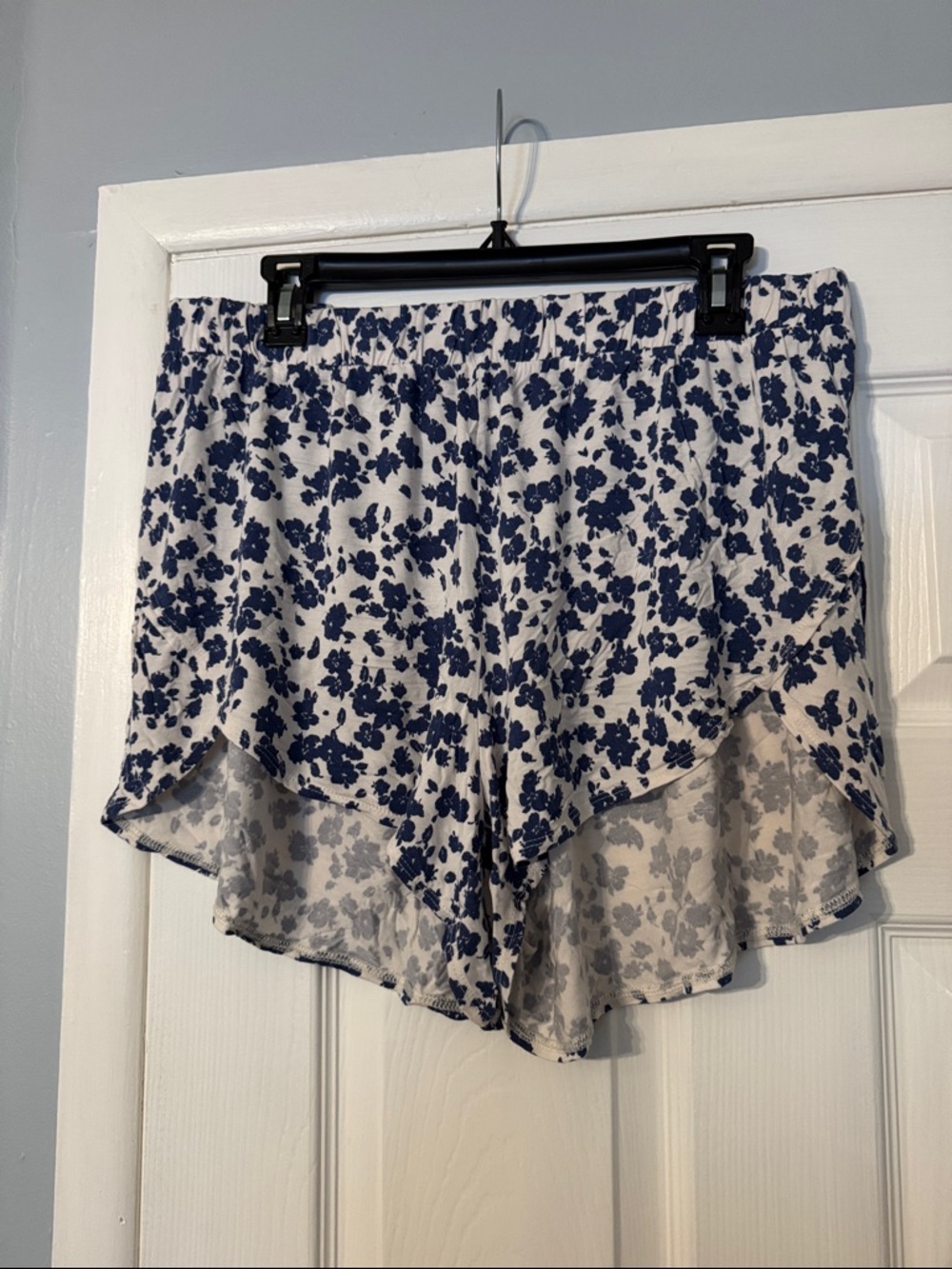 Old Navy White and Navy Floral Ruffle-Edge Lounge Shorts